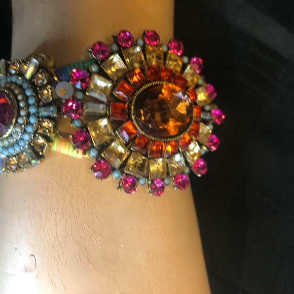 Betsey Johnson Pearl and Rhinestone Bracelet OS - Picture 7 of 7